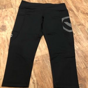 Virus Compression Capris